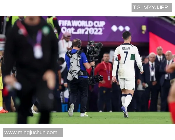 重庆足球队在世界杯积分榜上以72分稳居第一名展现强劲实力