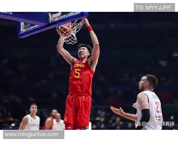 周琦在国际赛场的崛起与挑战：从年轻球员到篮球巨星的成长之路
